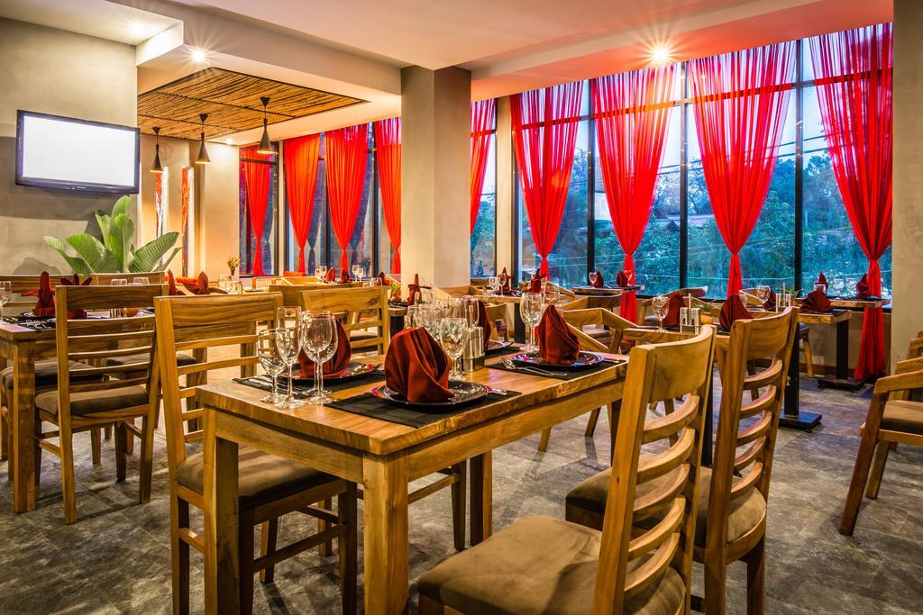 Diamond Palace Resort & Sky Bar Phnom Penh Exterior photo