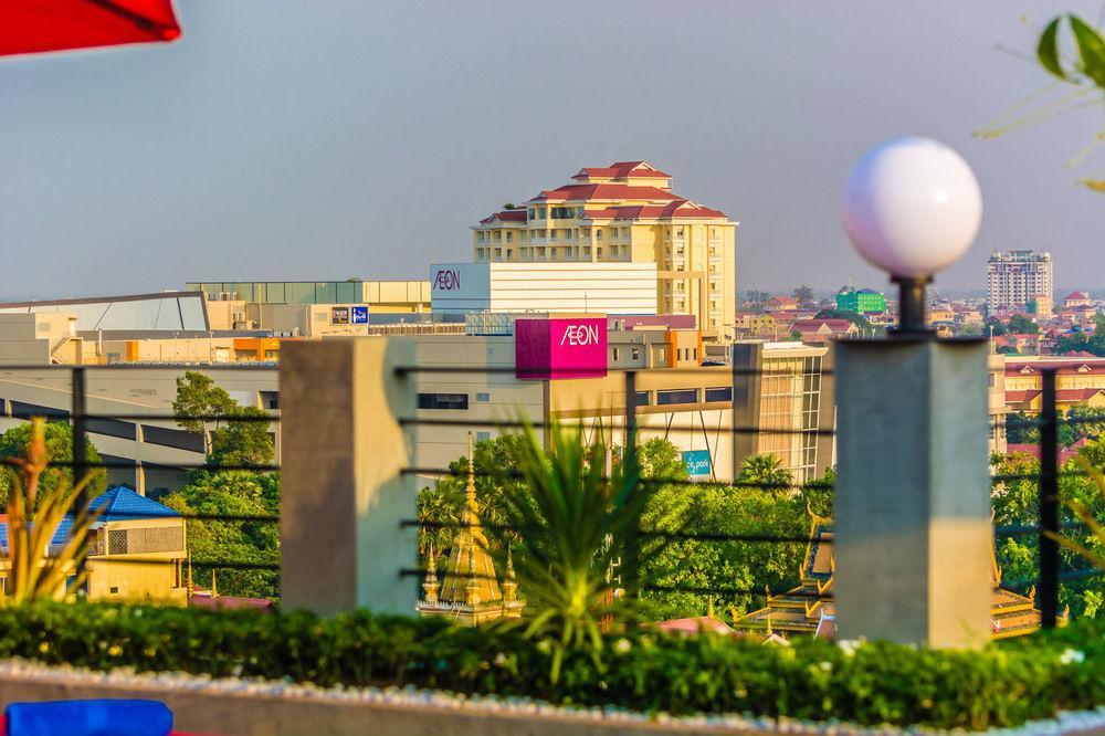 Diamond Palace Resort & Sky Bar Phnom Penh Exterior photo
