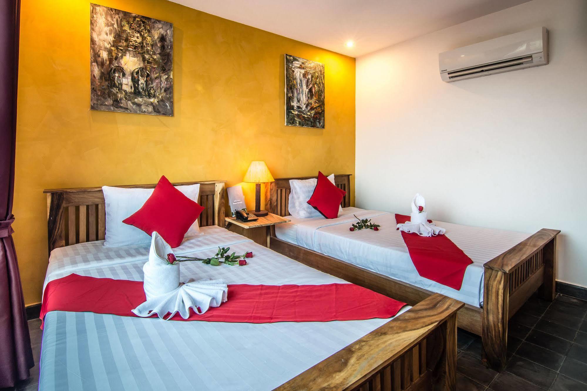 Diamond Palace Resort & Sky Bar Phnom Penh Exterior photo